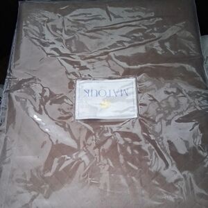 MATOUK Petra Mocha  Coverlet  Full/Queen  94x97